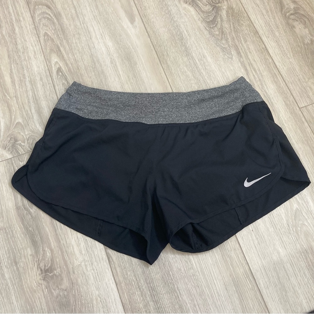 Women’s Nike Black Work Out Shorts Size Medium